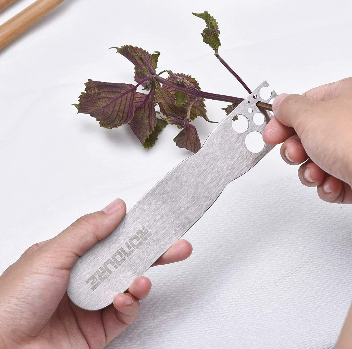 Éplucheur à herbes - Outil pour retirer les feuilles de chou frisé, de blettes et de chou vert